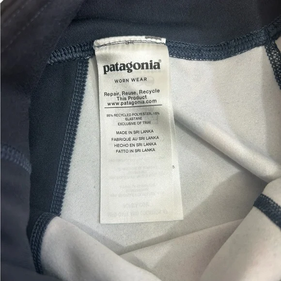 Patagonia size Small Pattern Capri Leggings, hiking, workout, gym, outdoor - Picture 7 of 7